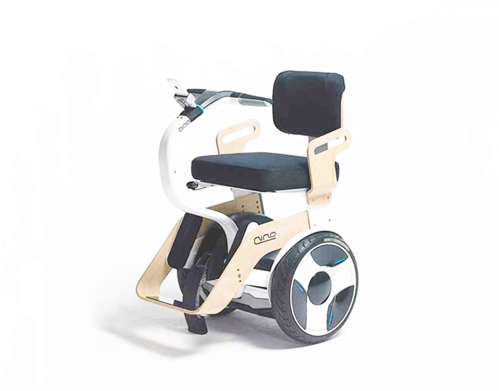 Diapo 2 : Fauteuil Gyropode  Nino blanc, de face.