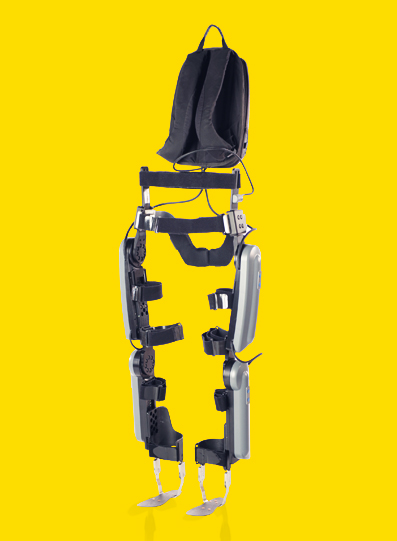 Diapo 4 : Exosquelette ReWalk complet (Jambes et dos) sur fond Jaune.