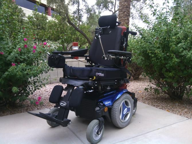 Diapo 3 : Prototype du connected Wheelchair de Intel, de biais.