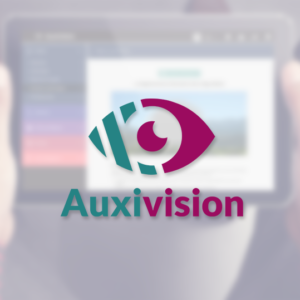 Logo d’Auxivison avec en arrière plan une tablette que quelqu’un avec un trouble de la vision regarde