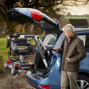 Photo du bras robotique Pimas dans une voiture