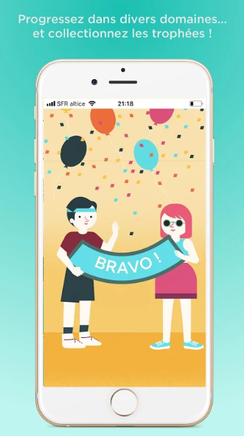 Diapo 6 : l'application Alix et moi sur un téléphone montrant des trophées