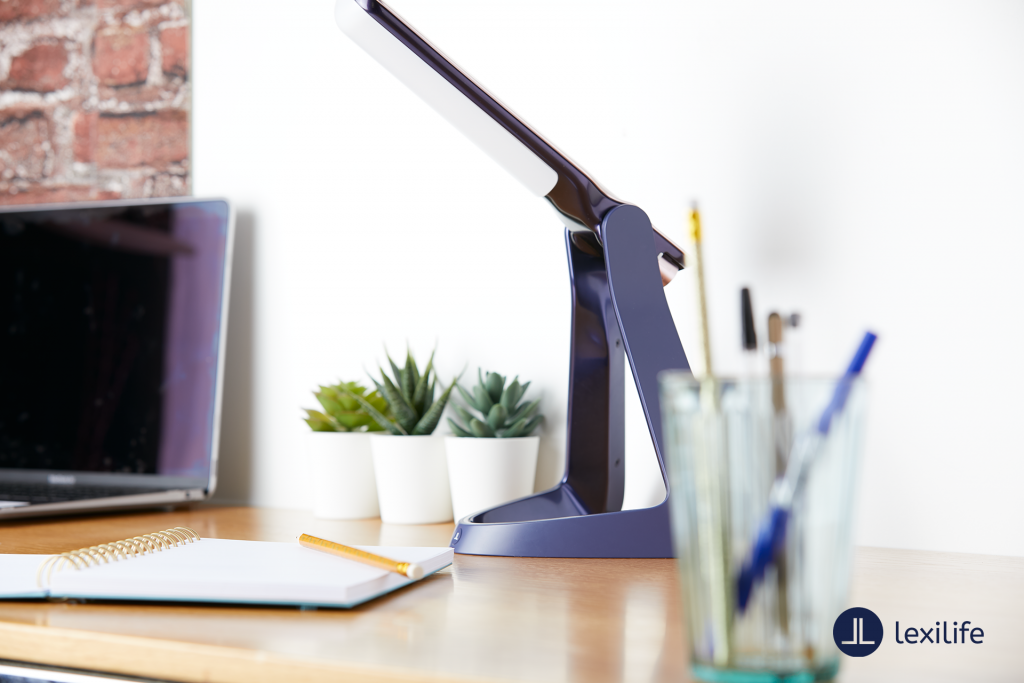 Diapo 4 : photo qui représente la lexilight sur un bureau