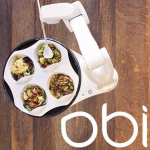 Image d’Obi, bras robotisé qui aide à la prise de repas