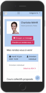 Image de l'application MyCharlotte sur un smartphone montrant le procédé de prise de rendez-vous