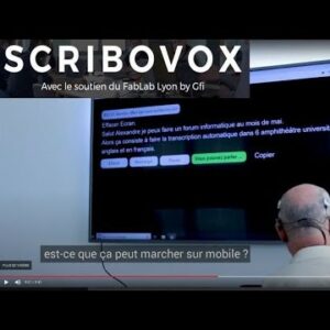 Photo d’une retranscription en direct avec marqué « Scribovox avec le soutien du FabLab Lyon by Gfi »